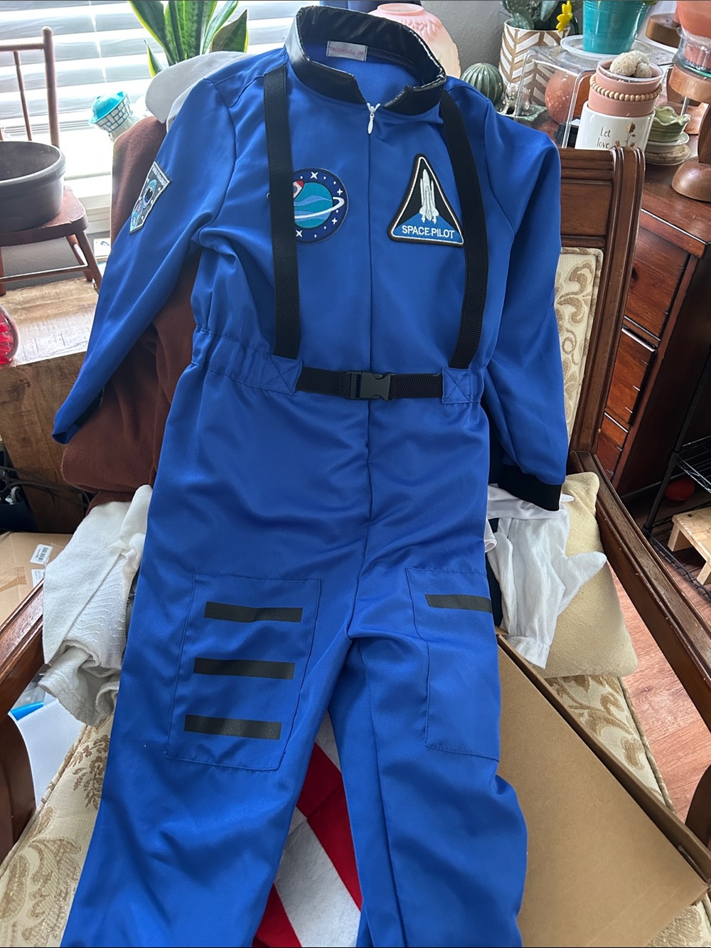 Kids Blue astronaut Costume Jumpsuit

ReliBeauty kids size 9-10/150